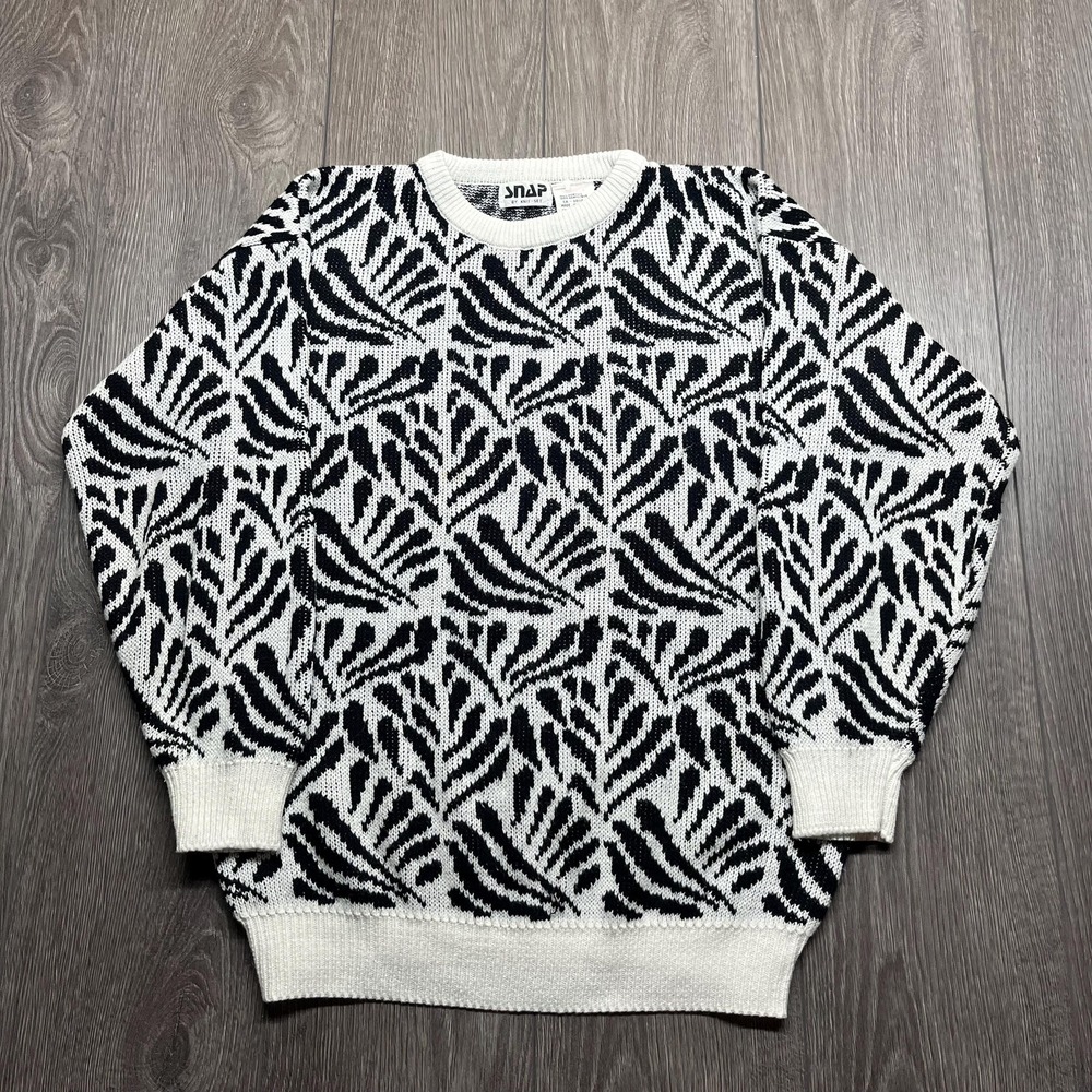 Vintage Snap Knit 1980s Sweater White Black Medium Floral Paisley Hippy Cute